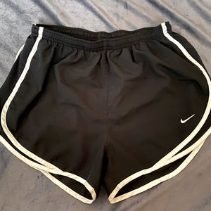 Women’s Nike shorts medium